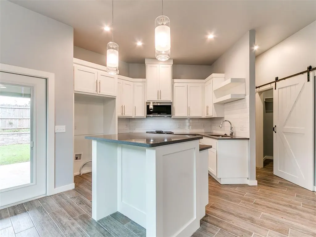 Photo 15 — 421 Remington Avenue, Jones, OK 73049