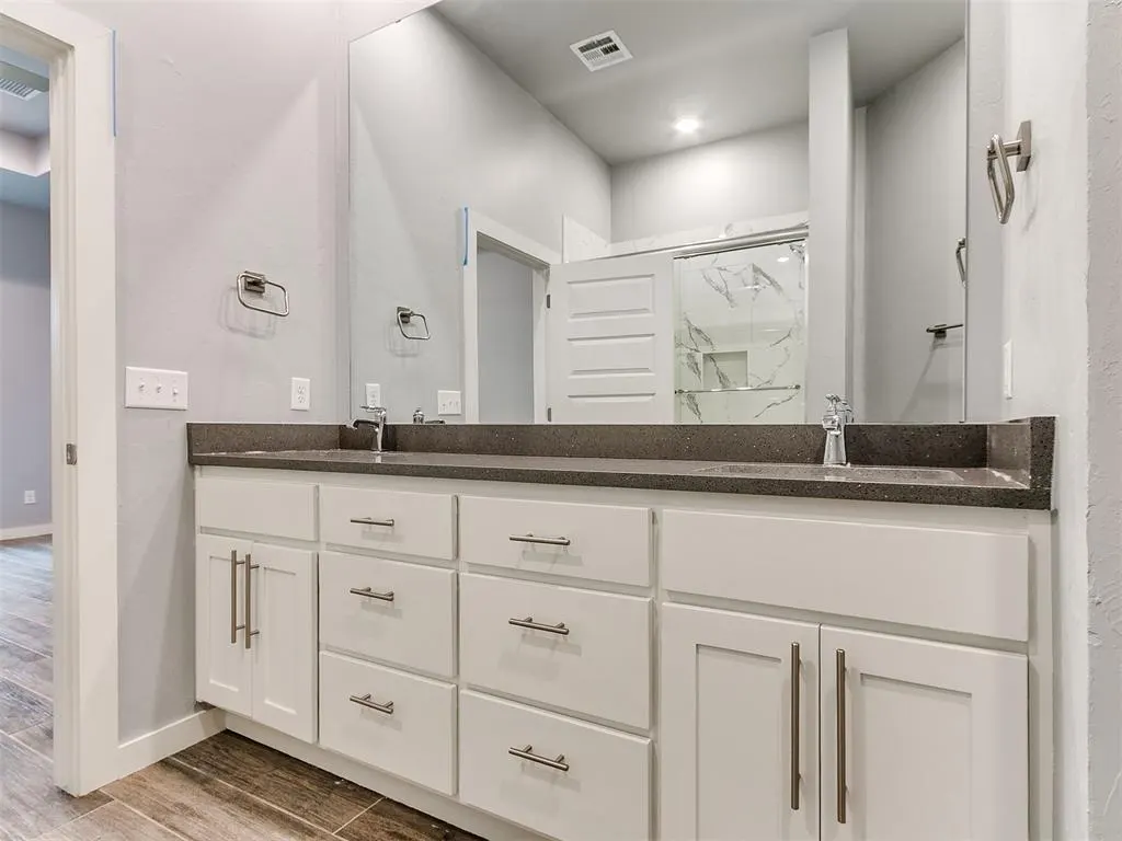 Photo 44 — 421 Remington Avenue, Jones, OK 73049