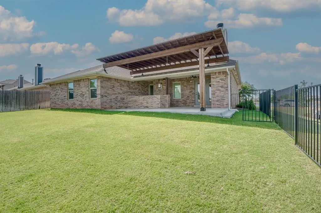 Front exterior — 1201 NE 35th Street, Moore, OK 73160