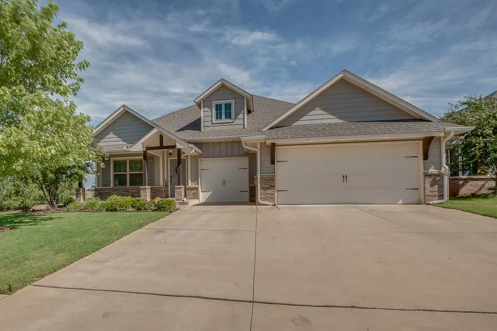 Photo 5 — 1201 NE 35th Street, Moore, OK 73160