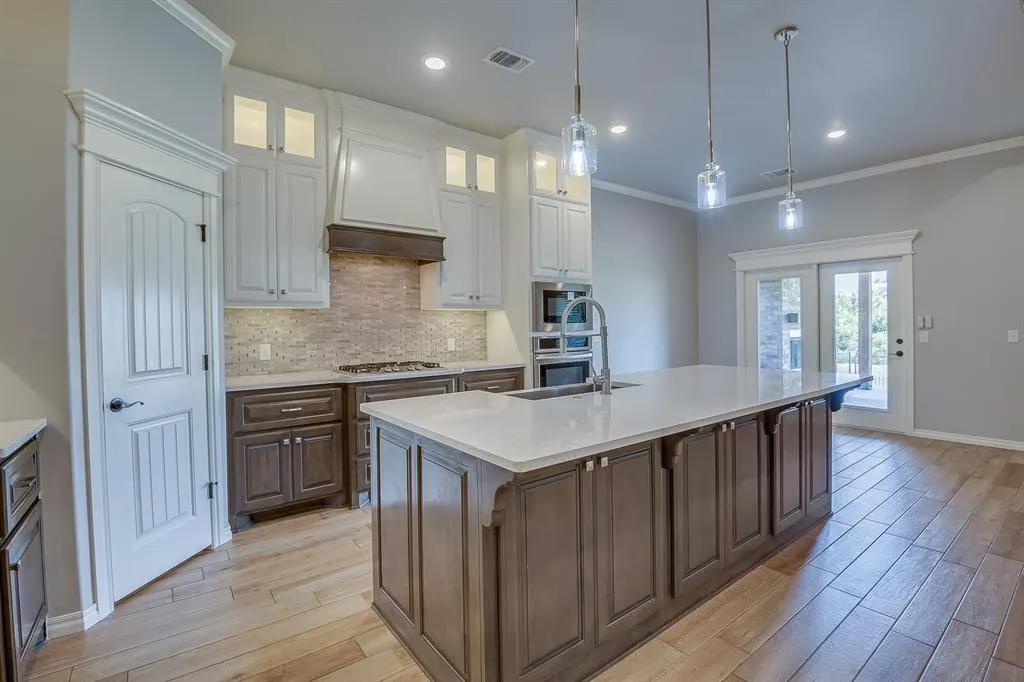 Photo 10 — 1201 NE 35th Street, Moore, OK 73160