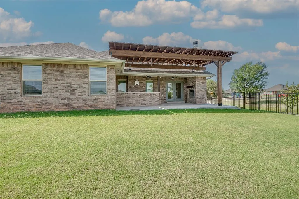Photo 34 — 1201 NE 35th Street, Moore, OK 73160