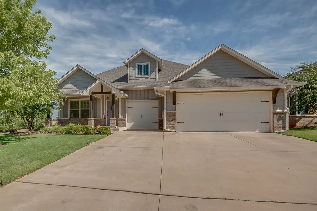 Photo 3 — 1201 NE 35th Street, Moore, OK 73160