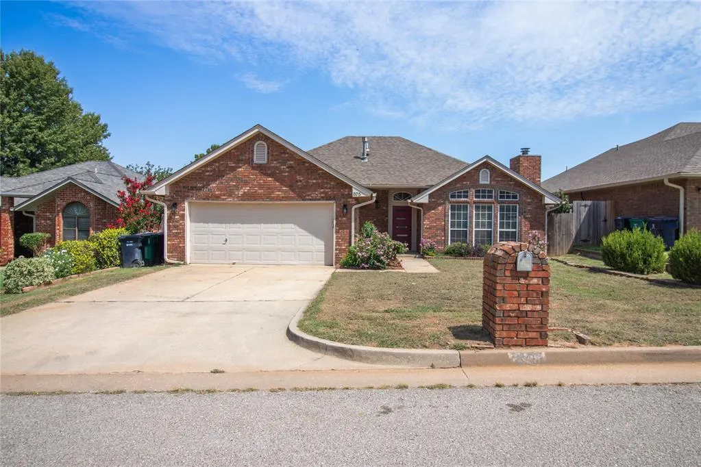 Front exterior — 525 NW 171st Terrace, Edmond, OK 73012