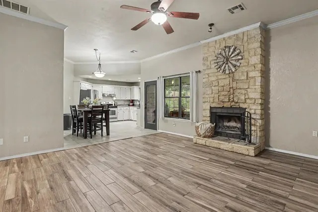 Photo 5 — 9920 Fox Fair, Midwest City, OK 73130