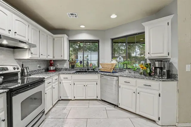 Photo 7 — 9920 Fox Fair, Midwest City, OK 73130
