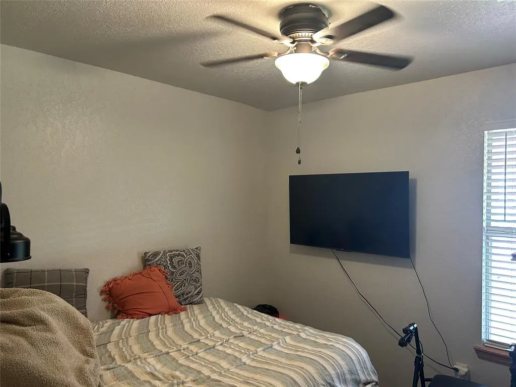 Photo 11 — 1044 NW 19th Street, Moore, OK 73160