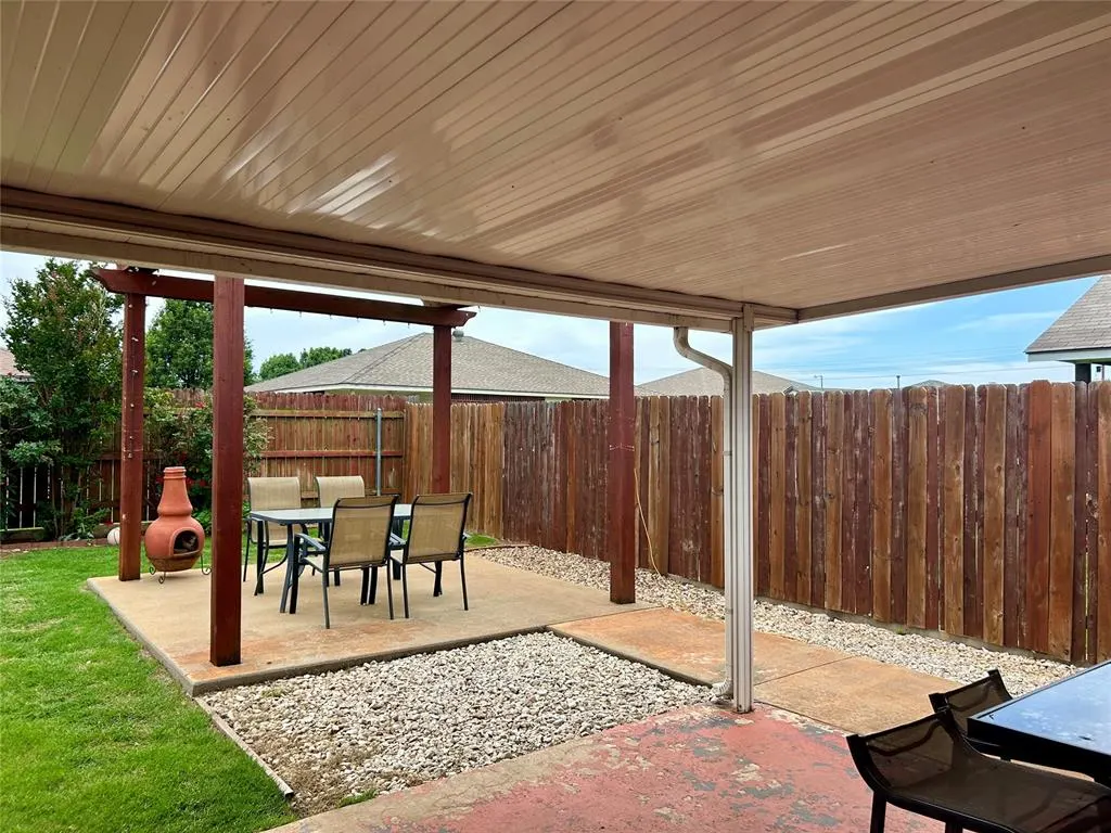 Photo 13 — 1044 NW 19th Street, Moore, OK 73160