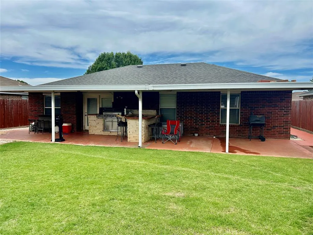 Photo 15 — 1044 NW 19th Street, Moore, OK 73160