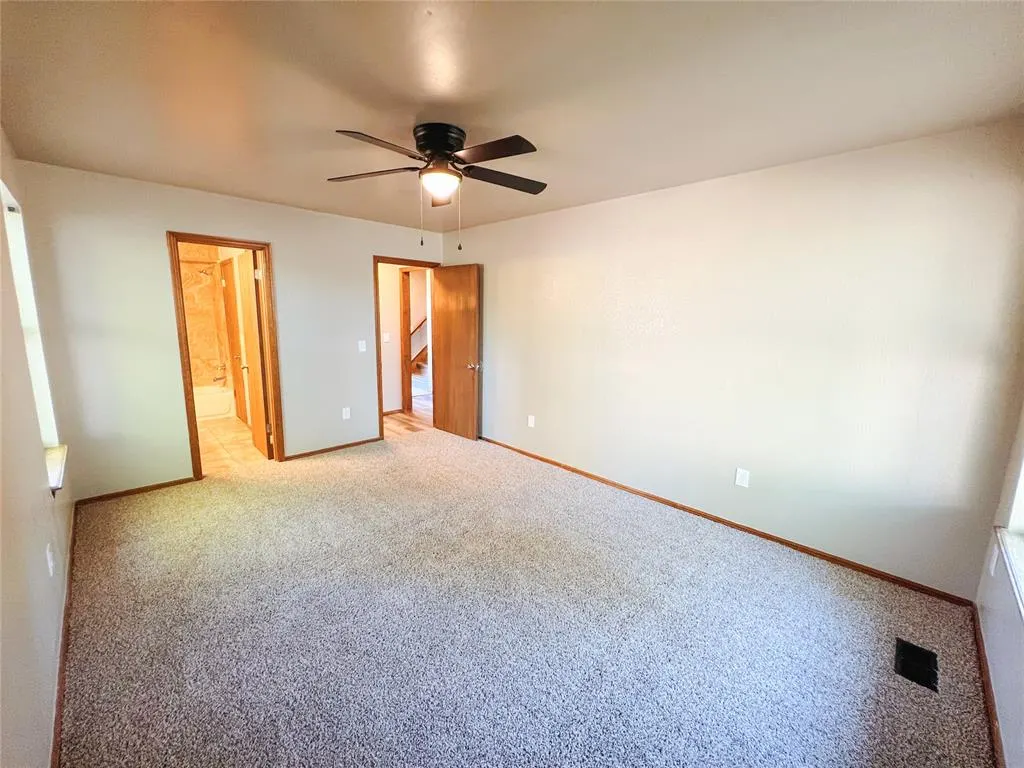 Photo 10 — 213 Woodbridge Circle, Edmond, OK 73012