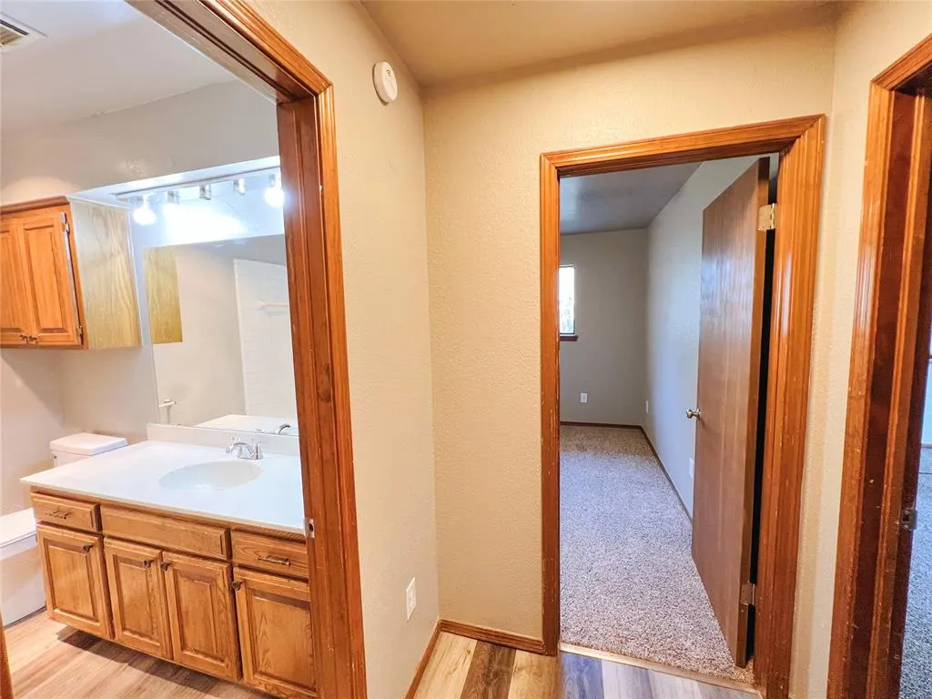 Photo 16 — 213 Woodbridge Circle, Edmond, OK 73012
