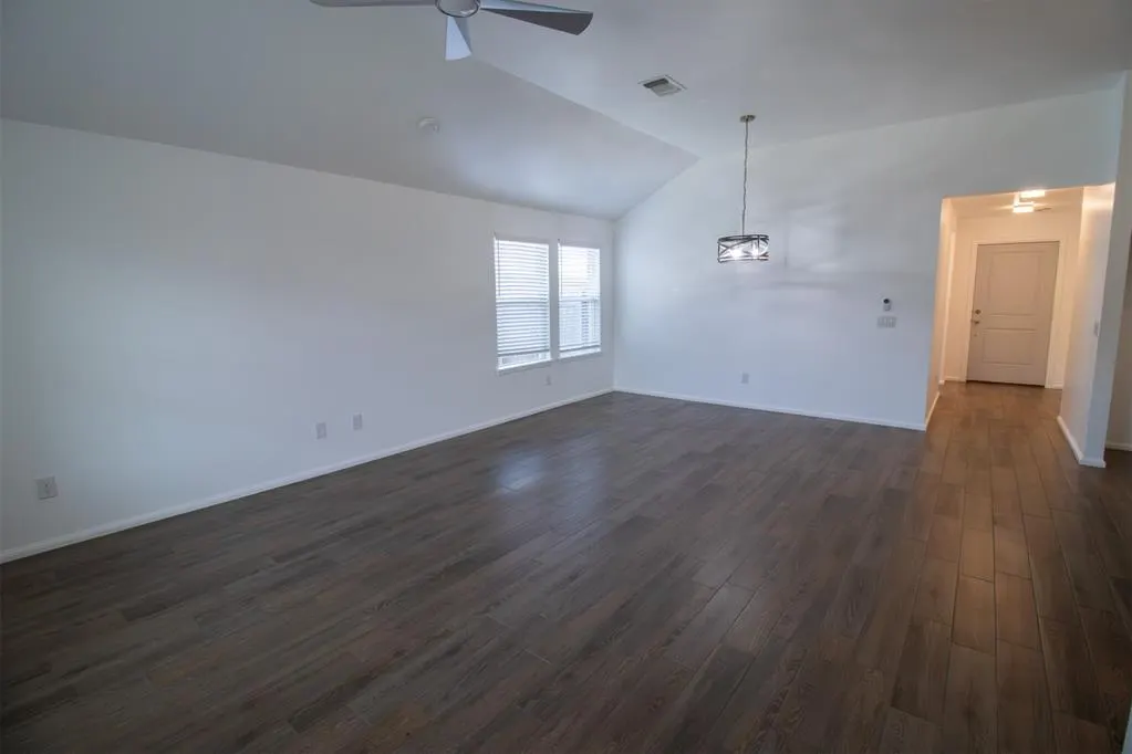 Photo 5 — 12925 NW 3rd Terrace, Yukon, OK 73099
