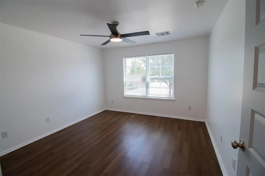 Photo 16 — 12925 NW 3rd Terrace, Yukon, OK 73099