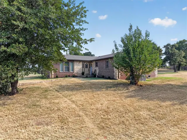 Photo 2 — 2187 County Road 1243, Tuttle, OK 73089