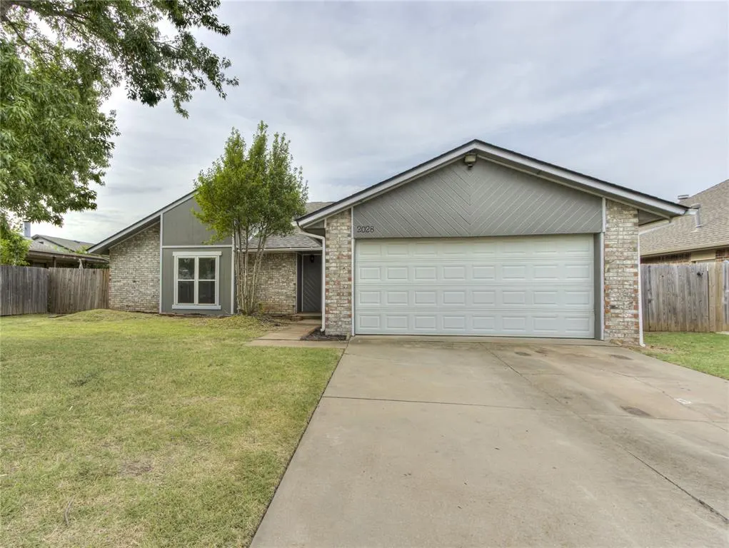 Photo 2 — 2028 Summer Way Lane, Edmond, OK 73013