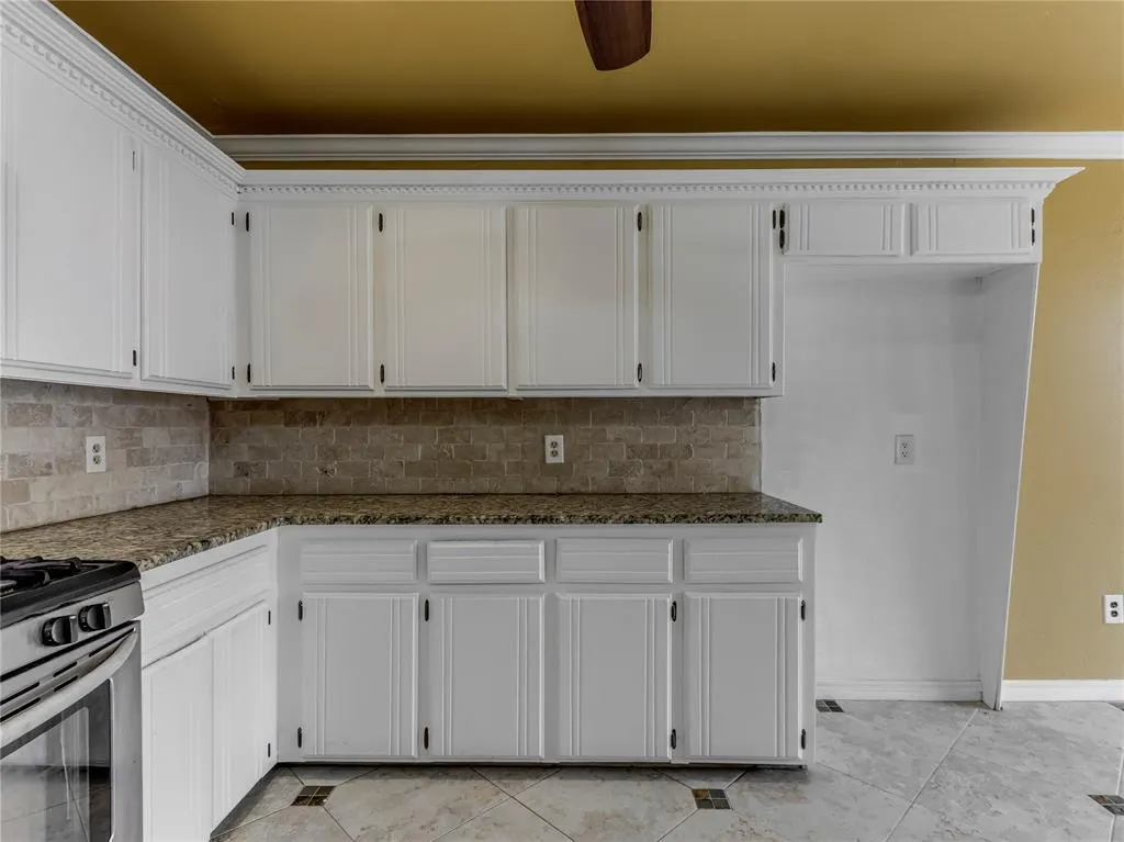 Photo 12 — 2028 Summer Way Lane, Edmond, OK 73013