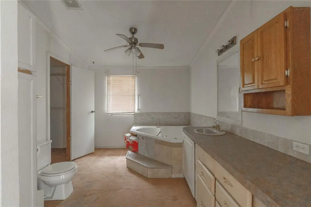 Photo 11 — 2011 SE 136th Avenue, Norman, OK 73026