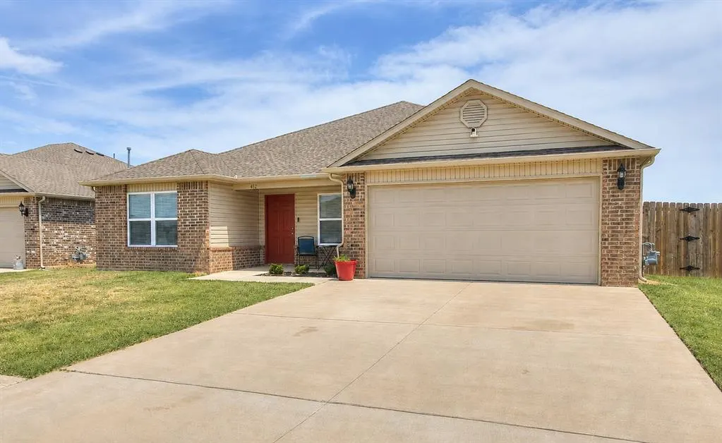 Front exterior — 452 Fox Den Drive, Newcastle, OK 73065