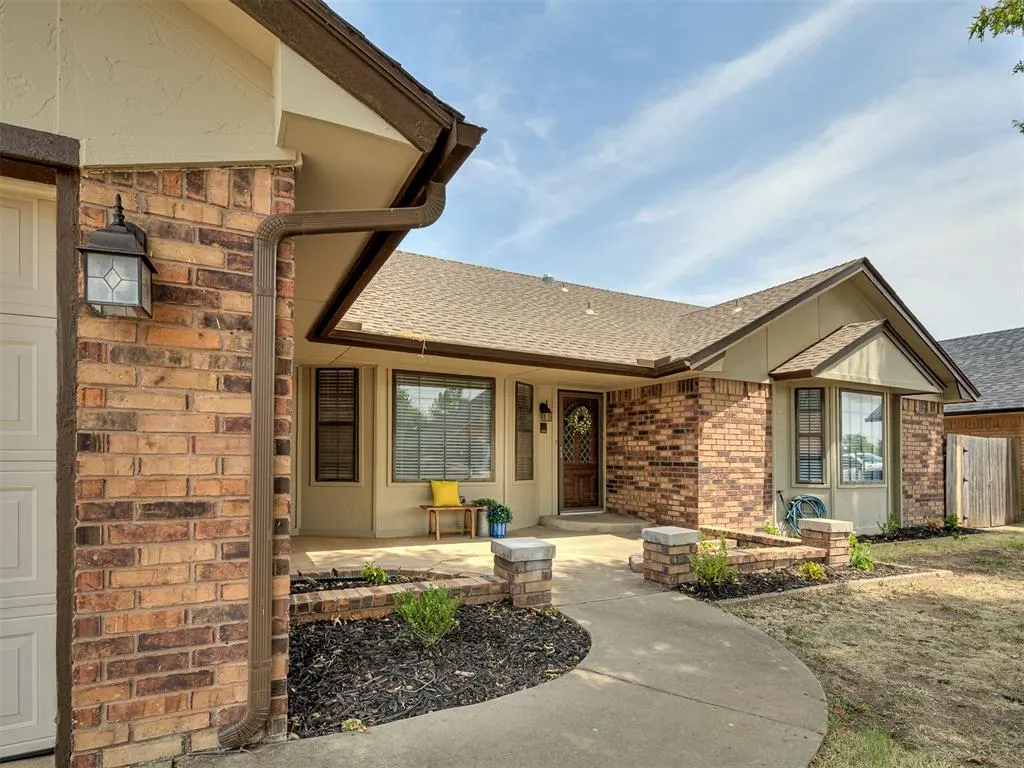 Photo 3 — 2919 SW 127th Street, Oklahoma City, OK 73170