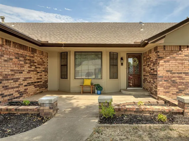 Photo 4 — 2919 SW 127th Street, Oklahoma City, OK 73170