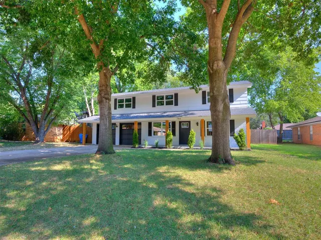 Photo 2 — 1311 Cherry Stone Street, Norman, OK 73072