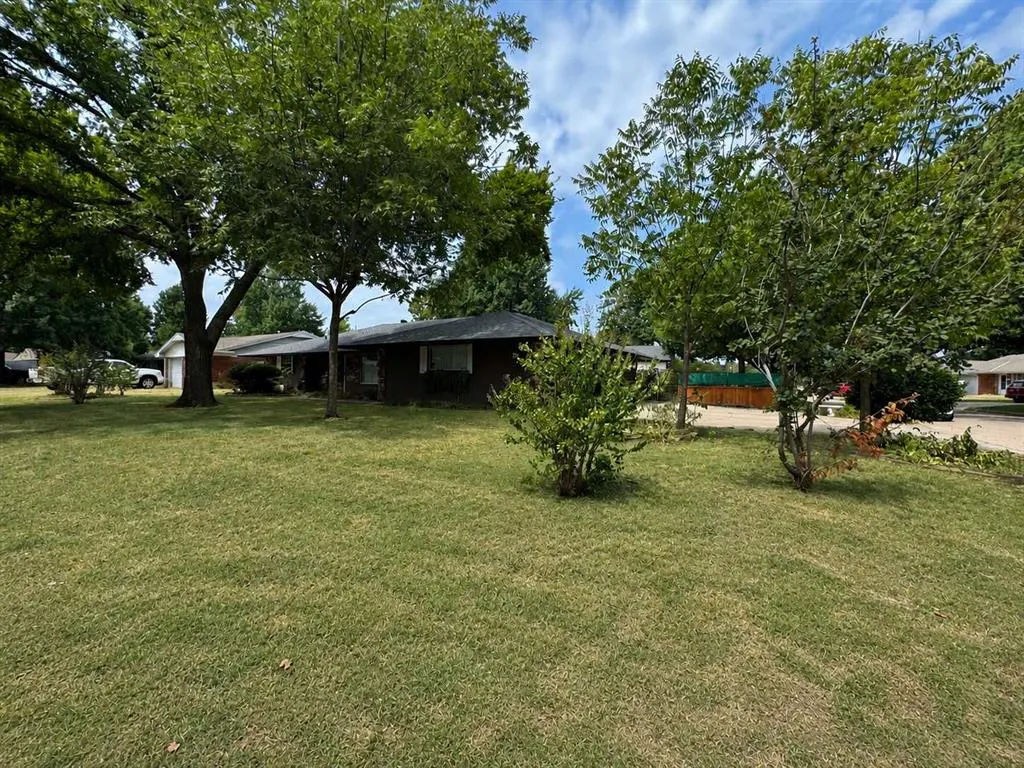 Front exterior — 2817 N Holloway, Bethany, OK 73008