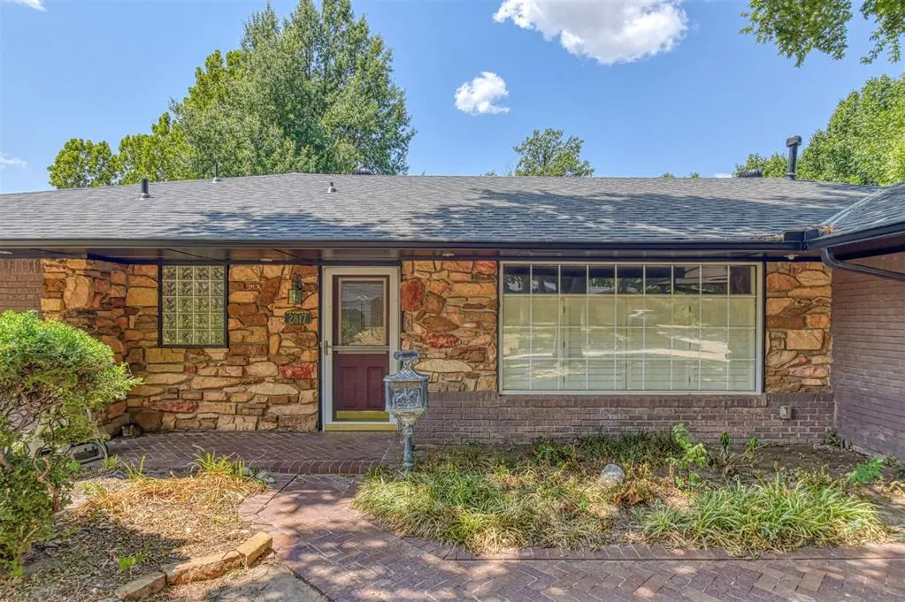 Photo 2 — 2817 N Holloway, Bethany, OK 73008