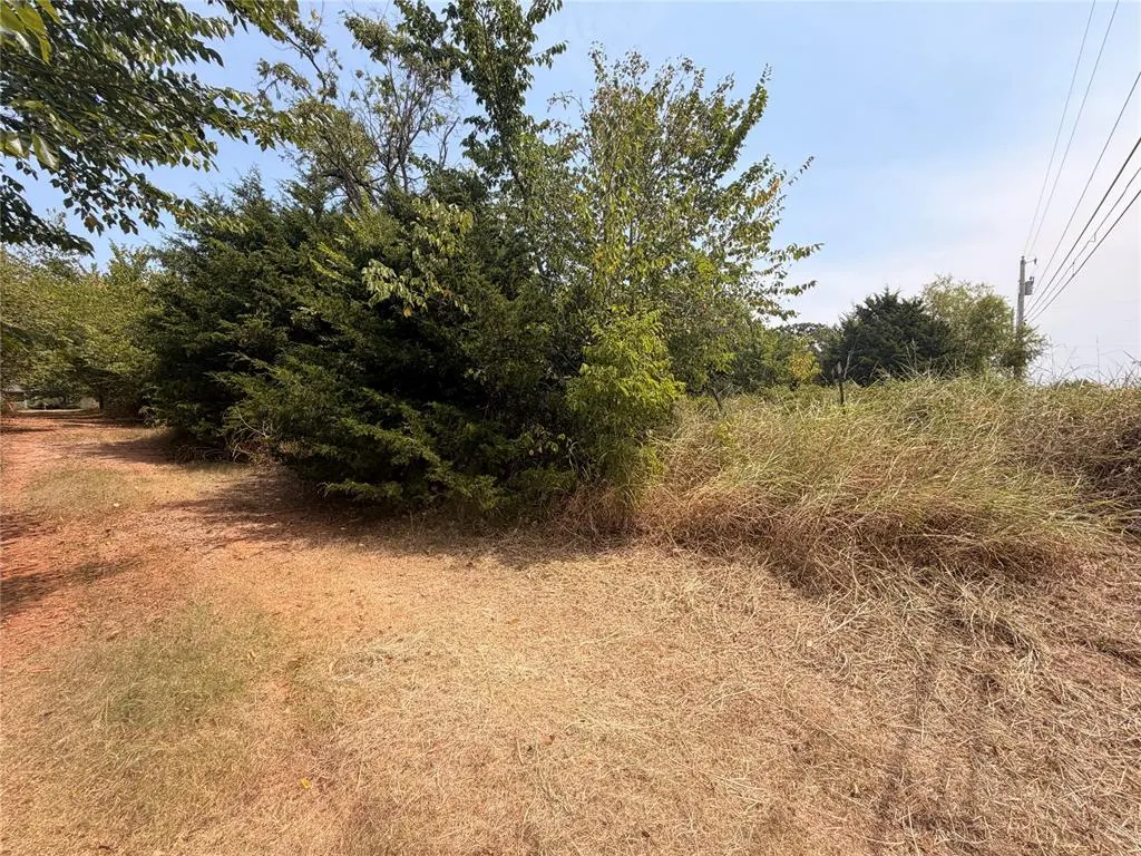 Photo 5 — 0000 E Highland Street, Tecumseh, OK 74873
