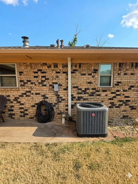 Photo 11 — 1421 Savannah Circle, Altus, OK 73521