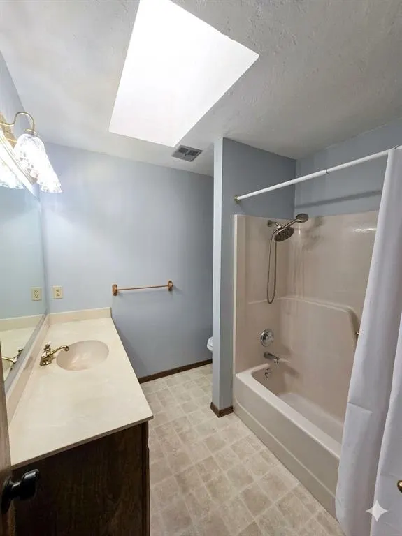 Photo 16 — 1421 Savannah Circle, Altus, OK 73521