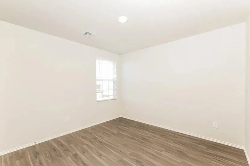 Photo 8 — 2005 Dogwood Drive, El Reno, OK 73036