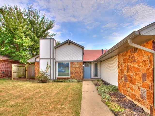 Photo 2 — 10544 Ricky Lane, Oklahoma City, OK 73130