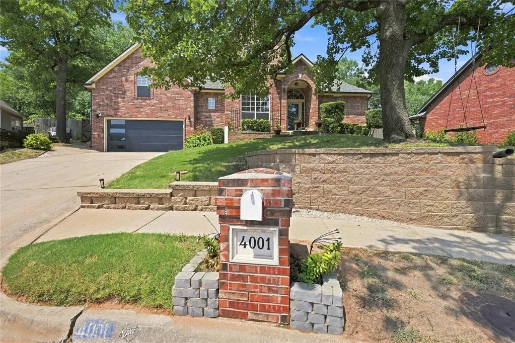 Photo 2 — 4001 Eaton Place, Edmond, OK 73034