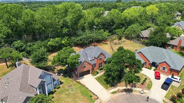 Photo 6 — 4001 Eaton Place, Edmond, OK 73034