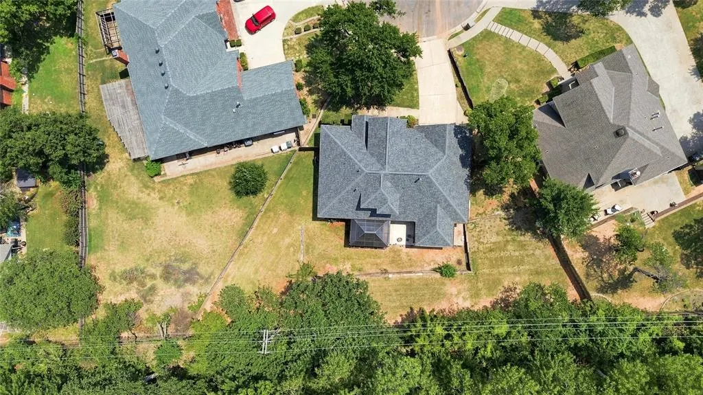 Photo 7 — 4001 Eaton Place, Edmond, OK 73034