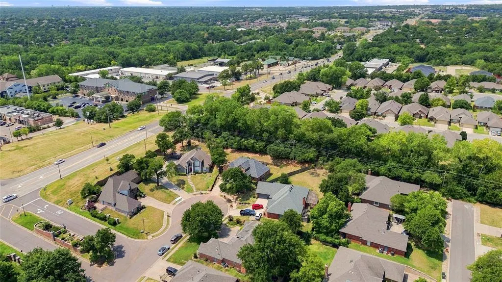 Photo 8 — 4001 Eaton Place, Edmond, OK 73034
