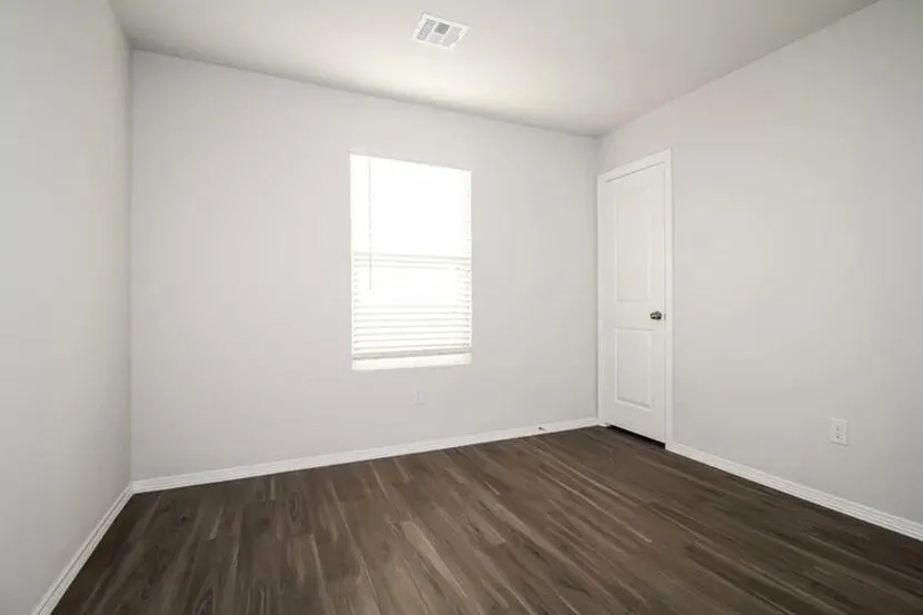 Photo 10 — 2001 Malus Way, El Reno, OK 73036