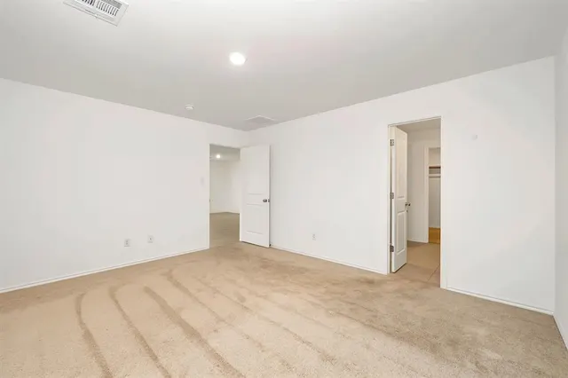 Photo 8 — 10924 SW 22nd Street, Yukon, OK 73099