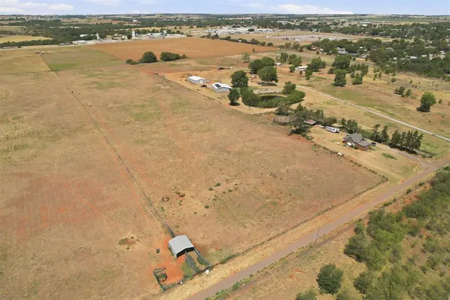 Photo 4 — Spencer Road, Elk City, OK 73644