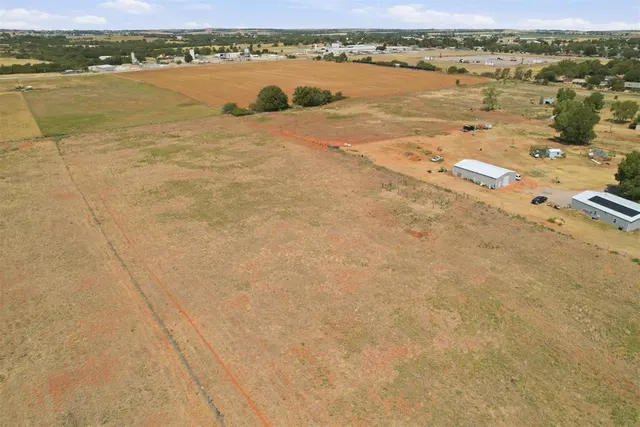 Photo 7 — Spencer Road, Elk City, OK 73644