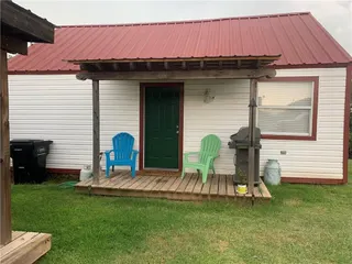 Sold home at 516 N Broadway Street