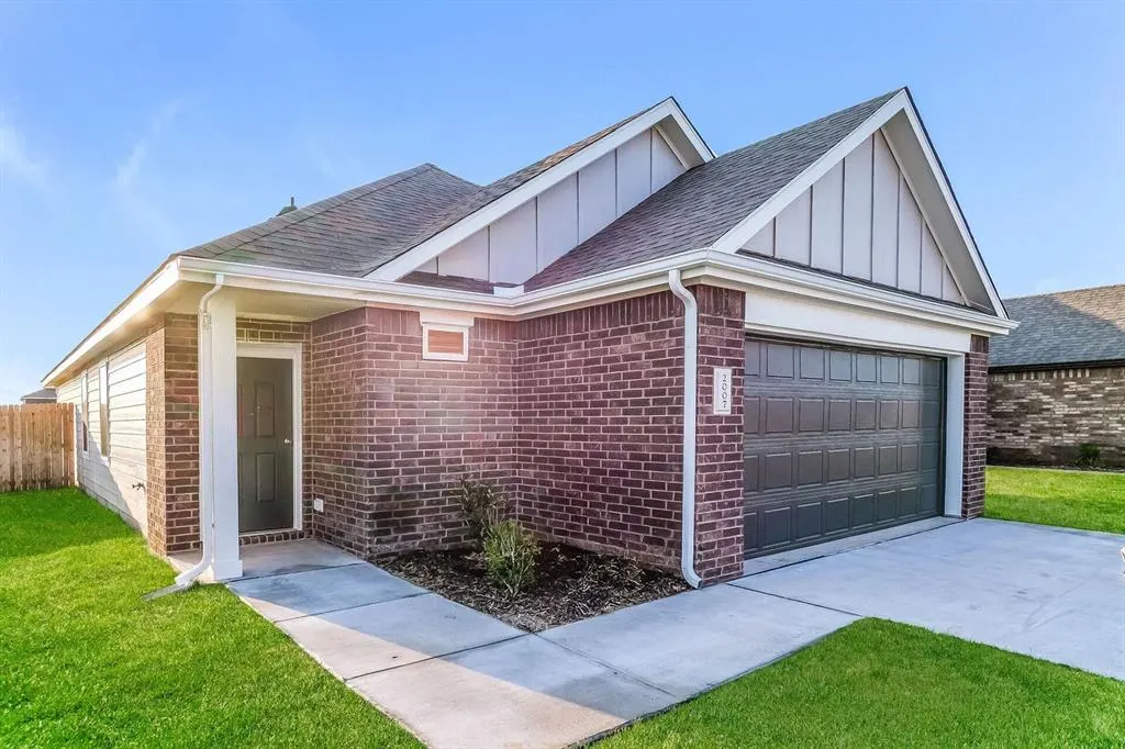 Photo 2 — 2007 Dogwood Drive, El Reno, OK 73036
