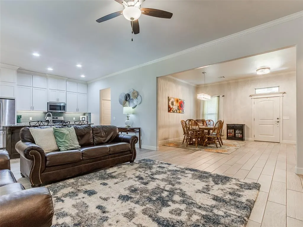 Photo 3 — 18455 Stagecoach Trail, Norman, OK 73072