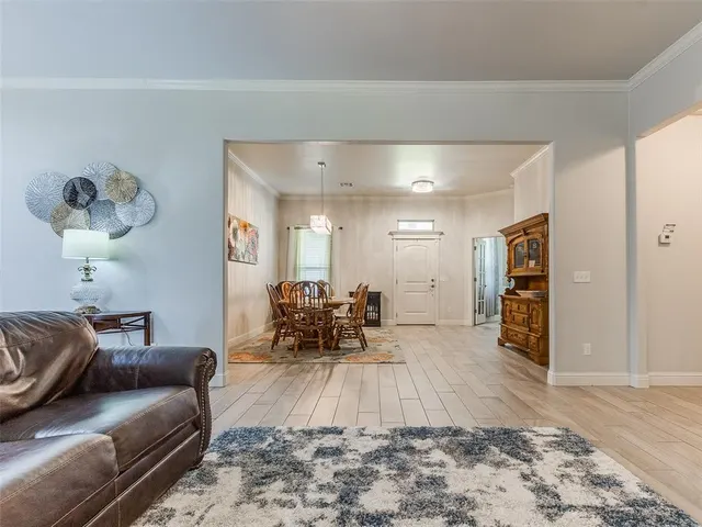 Photo 4 — 18455 Stagecoach Trail, Norman, OK 73072