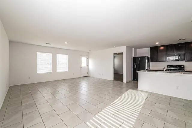 Photo 2 — 10900 SW 22nd Street, Yukon, OK 73099