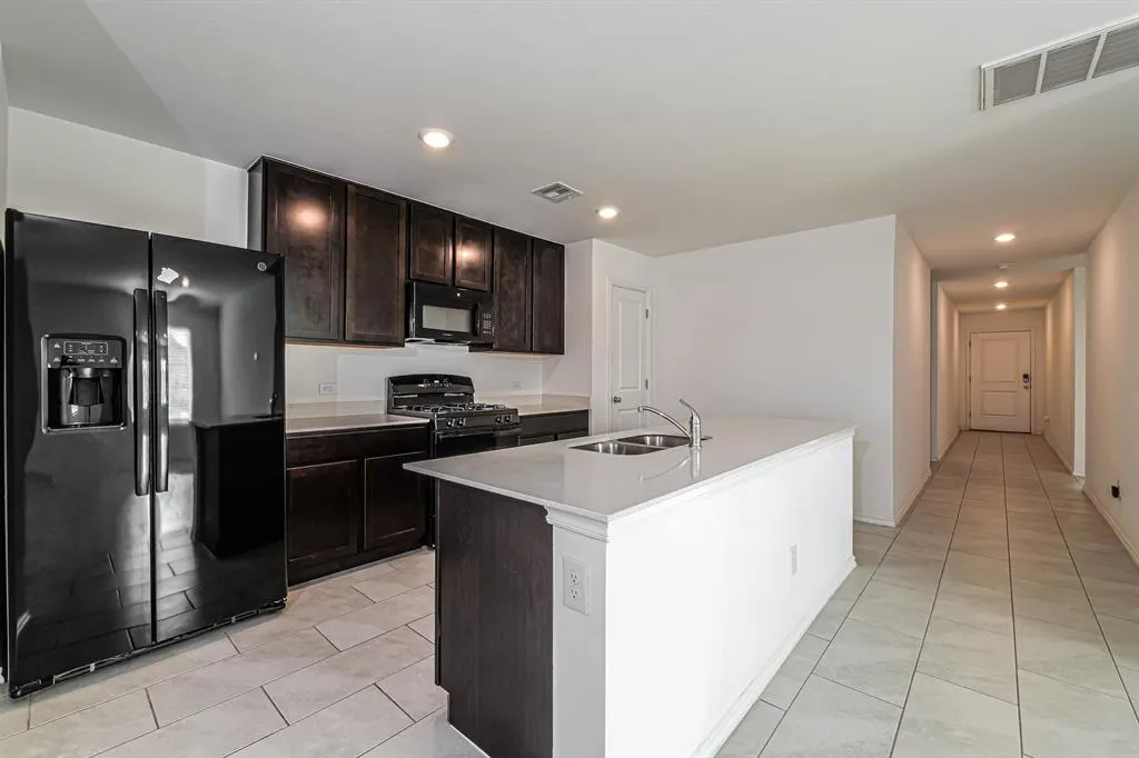 Photo 5 — 10900 SW 22nd Street, Yukon, OK 73099
