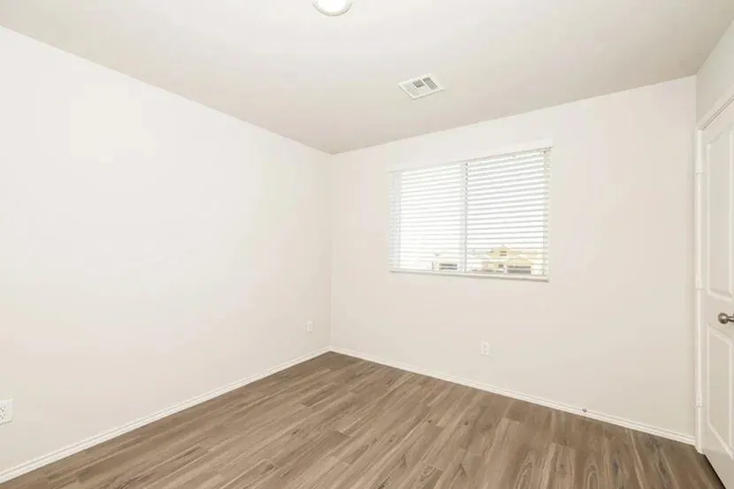 Photo 4 — 2008 Dogwood Drive, El Reno, OK 73036
