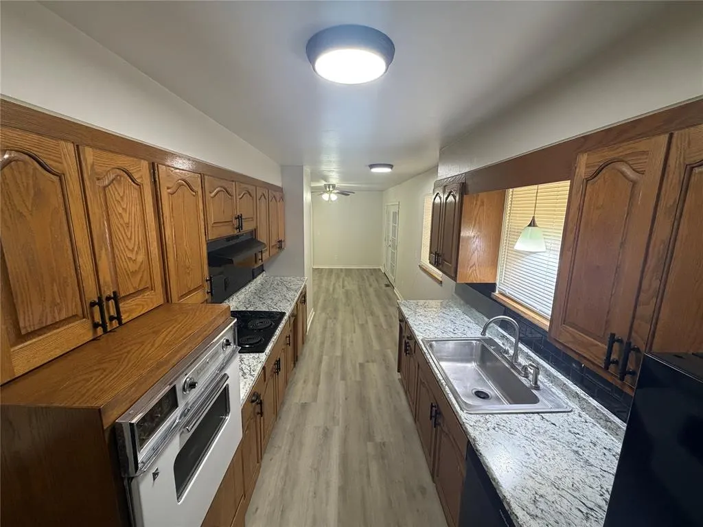 Photo 7 — 2009 S Rankin Street, Edmond, OK 73013