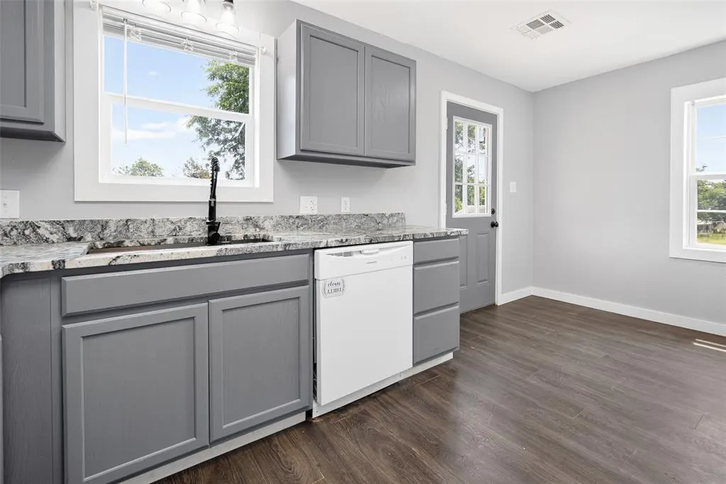 Photo 11 — 2505 SE 84th Avenue, Norman, OK 73026