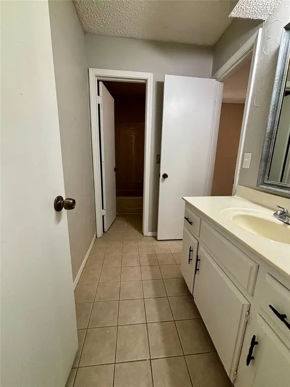 Photo 6 — 11907 N Mustang Road, Yukon, OK 73099